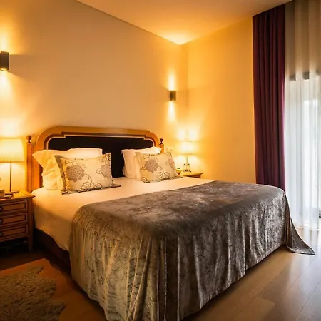 Paco Da Torre De Figueiredo Donas