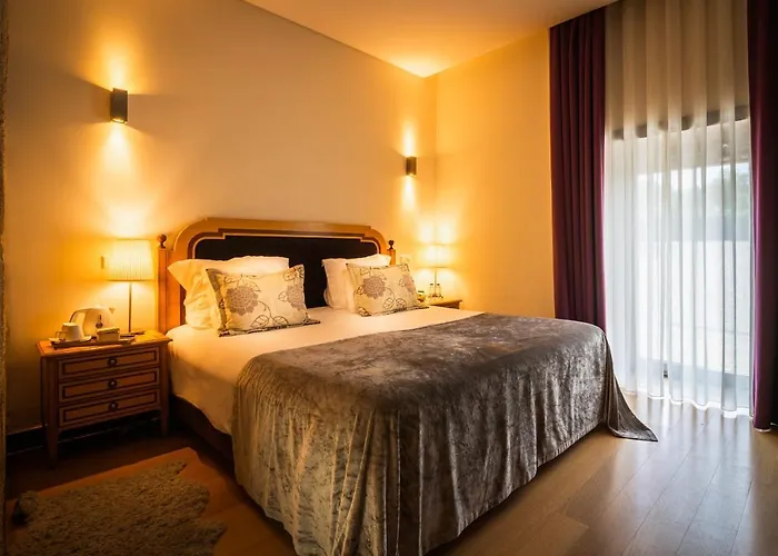 Paco Da Torre De Figueiredo Donas