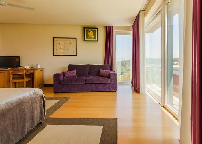 Paco Da Torre De Figueiredo Donas 4*